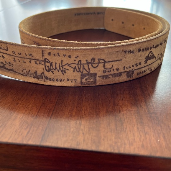 Quicksilver 100% genuine leather Men's Tan Belt graphic desing size 38 - Picture 2 of 6